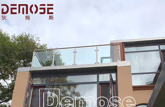 陽臺(tái)護(hù)欄哪一些類型比較好?廠家是否會(huì)退換貨