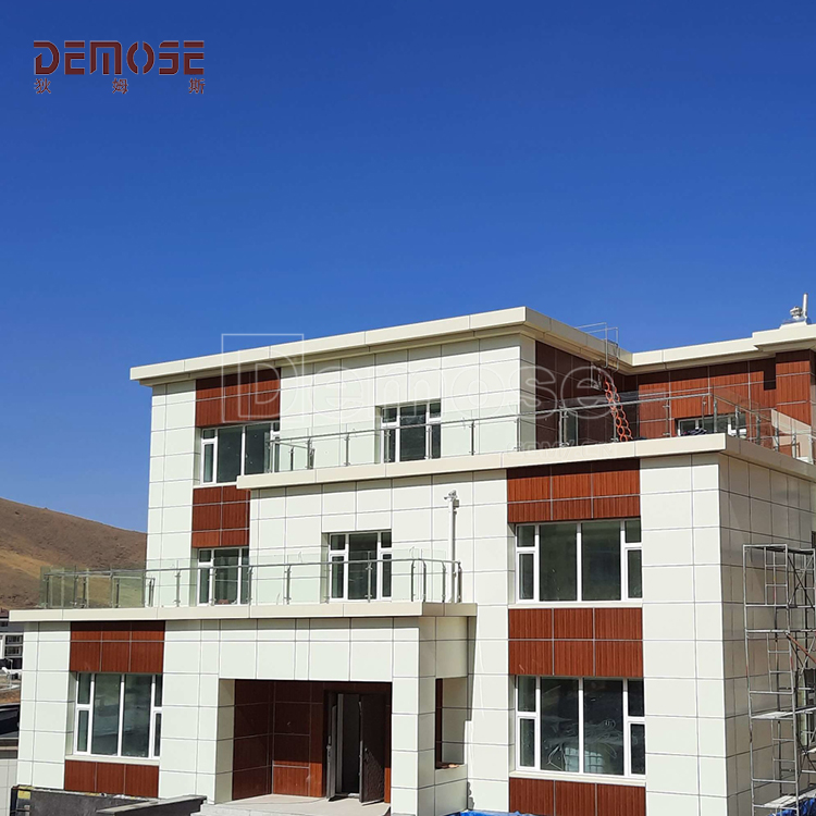  蒙古國別墅陽臺(tái)玻璃欄桿