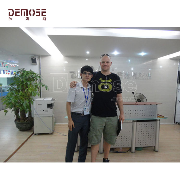 美國(guó)James1500米不銹鋼玻璃欄桿采購(gòu)項(xiàng)目