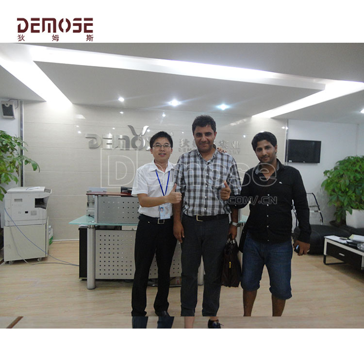 利比亞客戶Hima采購1000米不銹鋼拉絲欄桿