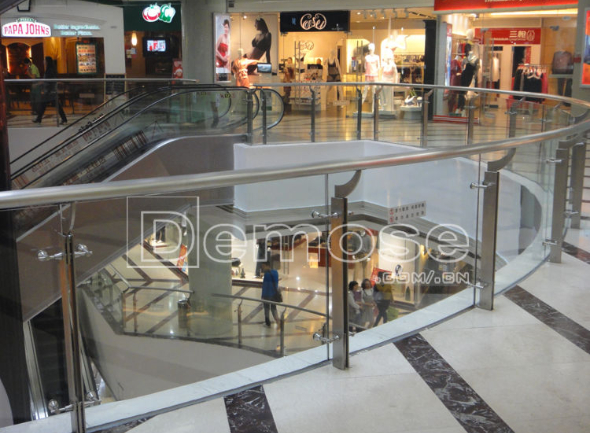 不銹鋼玻璃欄桿價格