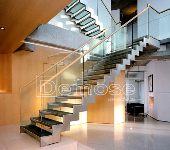 鋼結構樓梯與傳統樓梯的比較