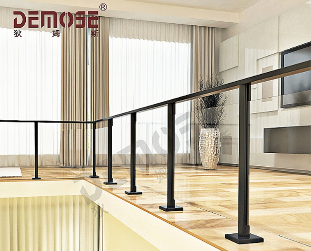 探索中空玻璃欄桿的魅力與優(yōu)勢(shì)